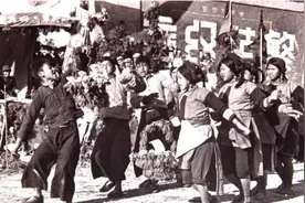 1950年解放军击毙云南匪首龙绳曾，师长张显扬怒了：谁打的谁负责图片