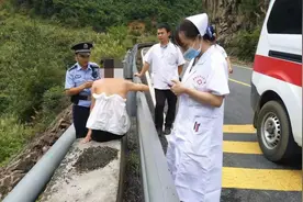 【身边暖警】江西上犹：暖心救助妙龄少女 成功化险为夷图片