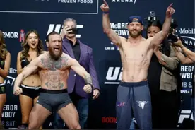 UFC嘴炮是“传武大师”？竟多次使用肩撞技术，教练这次不打假图片