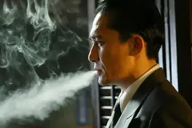 《深渊》2：到底谁是出卖者，谜团一个接一个，扑朔迷离图片