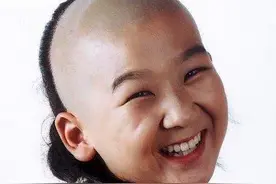 当年凭借小品火遍大江南北的小叮当，如今已成素人图片
