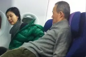 田朴珺，凭什么能挤走原配王江穗，成功嫁给王石？图片