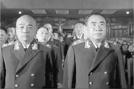 他36岁成少将，主席却评价：不可重用，后被开除党籍，关了18年图片
