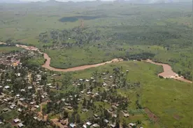 同源不同命的国家，名字相同仅一河之隔，收入却相差4倍图片