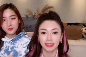 程晓玥生日直播，奢华程度不输周扬青，尴尬面对满屏有关郑恺留言图片