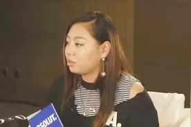 主持人不专业，直播接连犯错，陈冠希黑脸飙英文，欧阳靖尴尬圆场视频封面