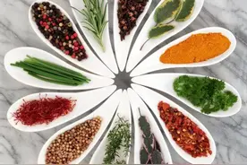 这些植物是日常生活中的“天然香料”，做菜放上一把，色香俱全图片