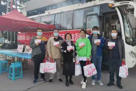 210所传承雷锋精神 四年360人献血139000毫升图片