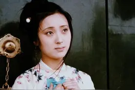 林黛玉是怎么死的？宝钗一句话，逼黛玉以死明志：一抔净土掩风流图片