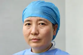 薄丽娟：疫情在前，我绝不后退图片