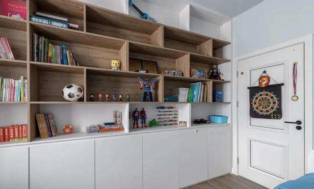 以舒适感为主旋律的88㎡小家，优化布局，两室变三室，好看又好住