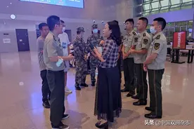 地震使新兵滞留万州 真情让新兵倍感温暖图片