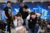 二驴失手打哭平荣！驴家阿宇年入一亿！刘二狗承认自己和电商演戏图片
