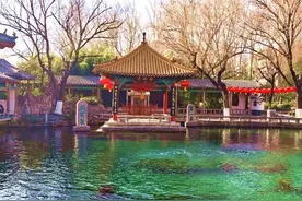 四季·趵突图片