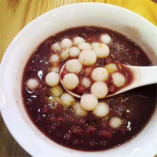 汤圆可以这样吃:香菜和葱花多来点儿