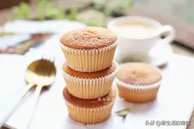 快手纸杯蛋糕，松软不塌陷，不开裂，零失败，做法简单一次就成功图片