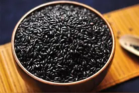 黑米、紫米、血糯米傻傻分不清，哪种口感更软糯？哪种热量更低？图片