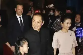 张艺谋比老丈人大8岁！太尴尬了图片