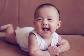 1-12个月宝宝发育特点、照护要点，出生第一年，家长必知育儿干货图片