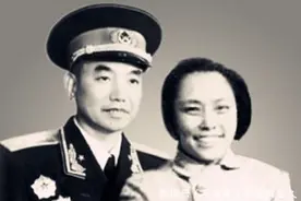 至今仍健在的104岁女红军，丈夫是上将儿子是少将，姐夫是元帅图片