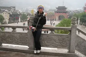 丈夫托“博士”邻居照顾妻子，“博士”煽动其离婚再婚，双双消失图片