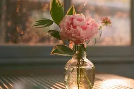 男人对你动情的征兆：渴望在这三方面越界图片