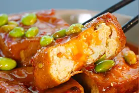 臭豆腐很考究手法！松软爆汁口口惊艳，外脆里嫩怎么吃都不腻图片