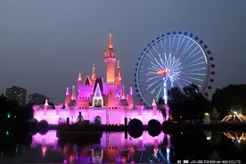 北京石景山游乐场灯光秀图片