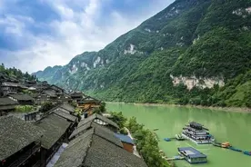 重庆龚滩古镇 ​​​​，让时光驻足的古镇，简直美如画图片