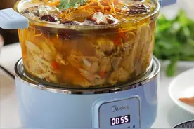 国庆长假2个椰子1锅炖，滋补清甜椰子鸡，营养秒杀餐厅火锅图片