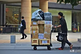 超八成网友对快递业不满意？明明可以送货上门，为何直接扔驿站？图片