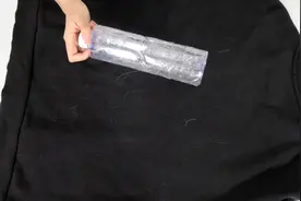 衣服上沾毛还粘灰尘，只要一个塑料瓶，5分钟把毛屑灰尘都除尽视频封面