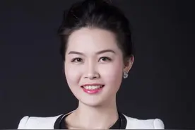 世界上最有钱的女服务员，农村出身身价125亿！美女服务员发家记图片