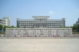 浙江金华最好的四所高中，要用成绩证明，海内人才孰卧龙？图片