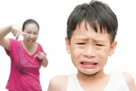 吼骂孩子不仅没有教育作用，反而会造成伤害，小心影响娃的智商图片