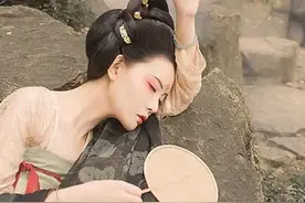 隐扇羞应惯，含情愁已多——团扇和美人之间不得不说的渊源图片