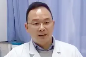 学生报考空军学校复审 竟是因双腿无法并拢下蹲 当心臀肌挛缩症视频封面
