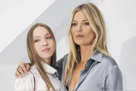 戴着胰岛素泵走秀，Kate Moss的女儿成为英国糖尿病女神图片