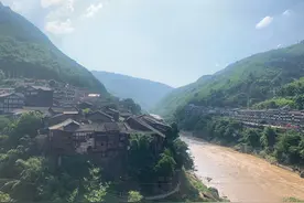 90后“竹编”姑娘杨昌芹：希望牵更多人的手发展传承好我们的竹艺图片