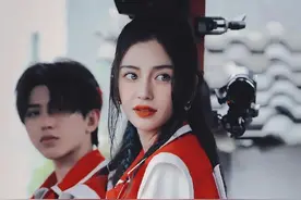 baby《奔跑吧》路透生图憔悴，鱼尾纹明显，精修图美瞳吓人图片