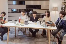 这回放心了！易烊千玺春节期间也胖了十斤！图片
