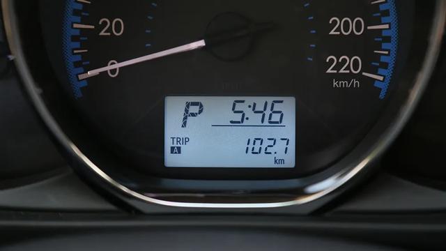 威驰FS试驾：空间超大超实用，省油省力低油耗！堪称家用车典范