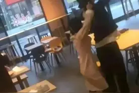 女老师下载交友软件，交上的男友竟然是自己的学生图片