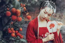 故事：我伴君多年，刚入宫的宠妃小产，皇上立马“打入冷宫废后”图片