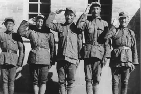 抗战时期，冒死给新四军送去1万两黄金的青年，最终结局怎么样？图片