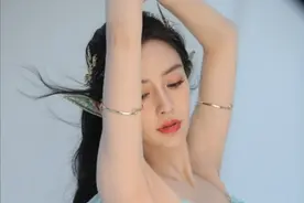 Angelababy精灵造型上热搜，薄纱裙秀大长腿，身材绝了图片