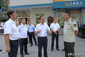 石强陈清松带队检查国庆期间安全工作图片