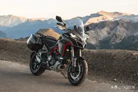 杜卡迪或推四缸摩旅车款，后双摇臂配钢丝辐条轮毂，电控齐全图片