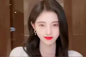 鞠婧祎入驻视频平台翻车，评论齐心放黑料，粉丝被路人击退太搞笑图片