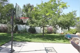 一起来看看外国卖房推销过程中，一种新颖的销售方式：Open House视频封面